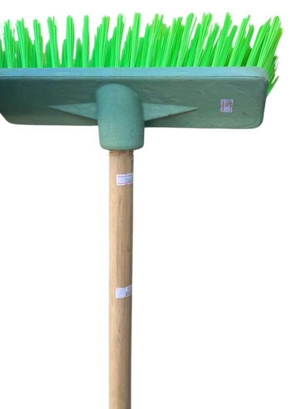 Escoba Cepillo cerda dura (verde limón cabo g)