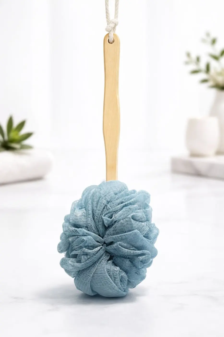 Esponja de baño con mango de madera
