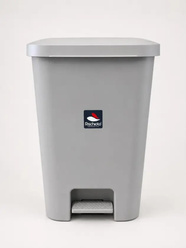 Basurero Plástico Con Pedal Cremita 40L, Rischoto